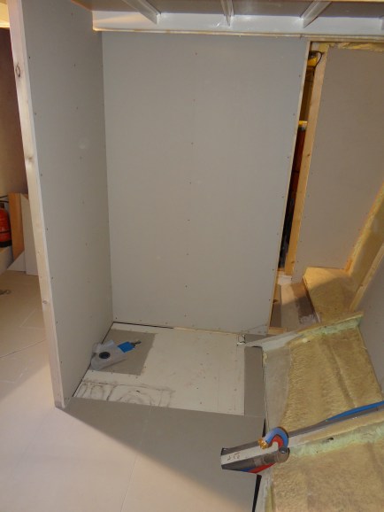 Met de 2de wandplaat erbij zie je vorm al van de 2de badkamer